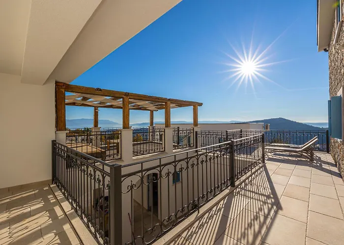 Vinodol Hilltop Estate * Bribir